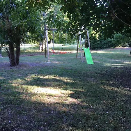 D Hotes Anani Cosson Alex Barbezieux-Saint-Hilaire