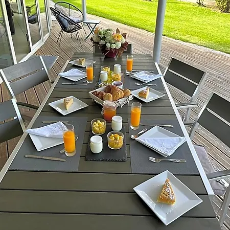 D Hotes Anani Cosson Alex فندق مبيت وإفطار Barbezieux-Saint-Hilaire