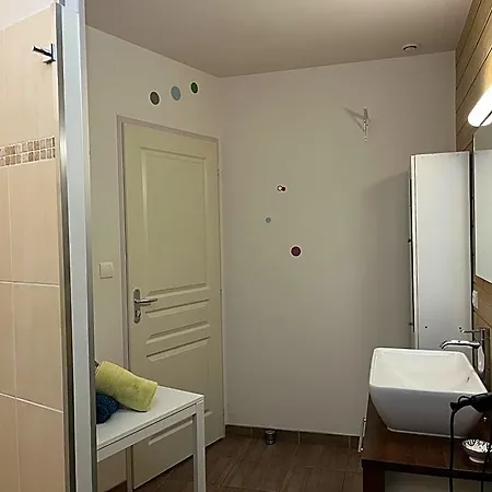 D Hotes Anani Cosson Alex فندق مبيت وإفطار Barbezieux-Saint-Hilaire